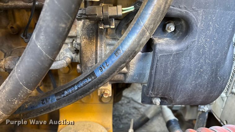 image for item ED2364 2013 Caterpillar 953D track loader