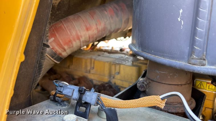 image for item ED2364 2013 Caterpillar 953D track loader