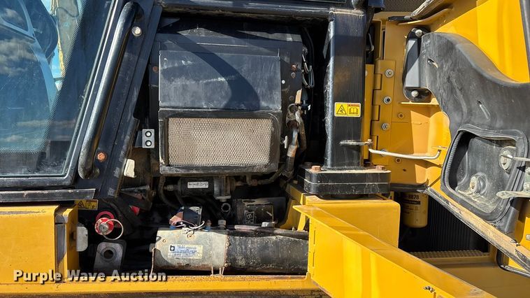 image for item ED2364 2013 Caterpillar 953D track loader