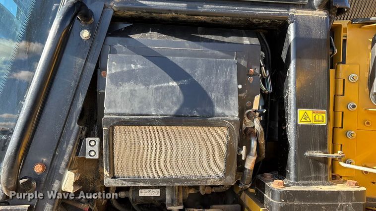 image for item ED2364 2013 Caterpillar 953D track loader