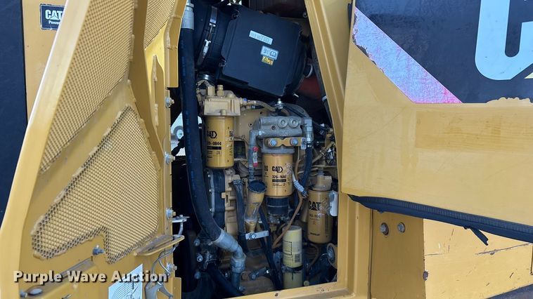 image for item ED2364 2013 Caterpillar 953D track loader