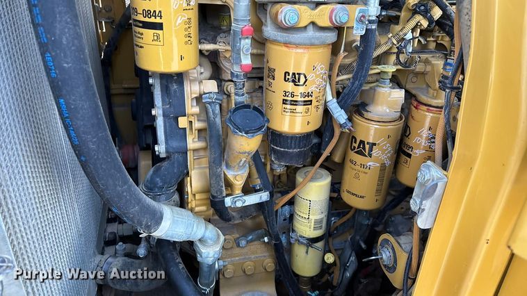 image for item ED2364 2013 Caterpillar 953D track loader