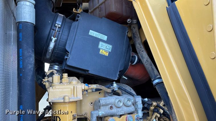 image for item ED2364 2013 Caterpillar 953D track loader