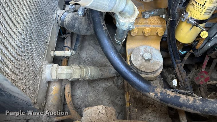 image for item ED2364 2013 Caterpillar 953D track loader