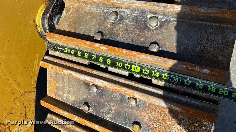 image for item ED2364 2013 Caterpillar 953D track loader