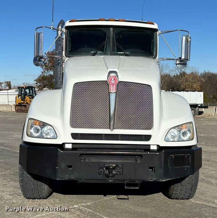 image for item ED2367 2013 Kenworth T400 ready mix truck