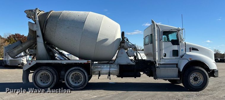 image for item ED2367 2013 Kenworth T400 ready mix truck