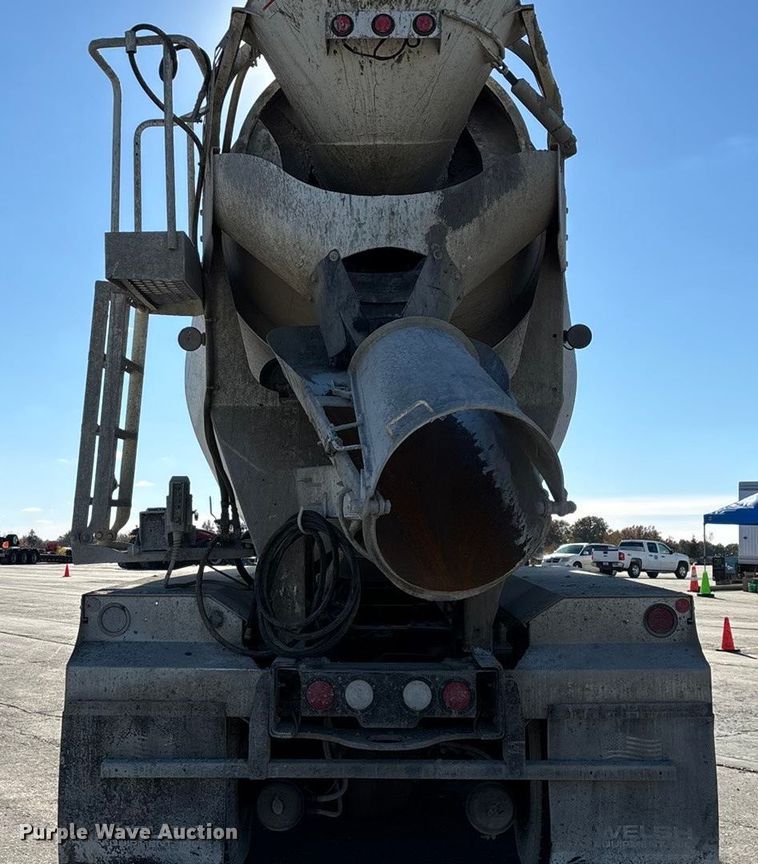 image for item ED2367 2013 Kenworth T400 ready mix truck