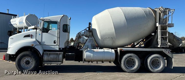 image for item ED2367 2013 Kenworth T400 ready mix truck