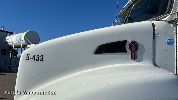 image for item ED2367 2013 Kenworth T400 ready mix truck