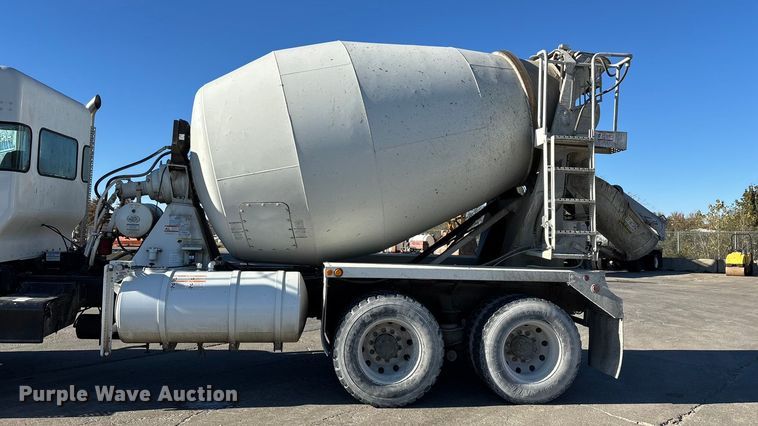 image for item ED2367 2013 Kenworth T400 ready mix truck