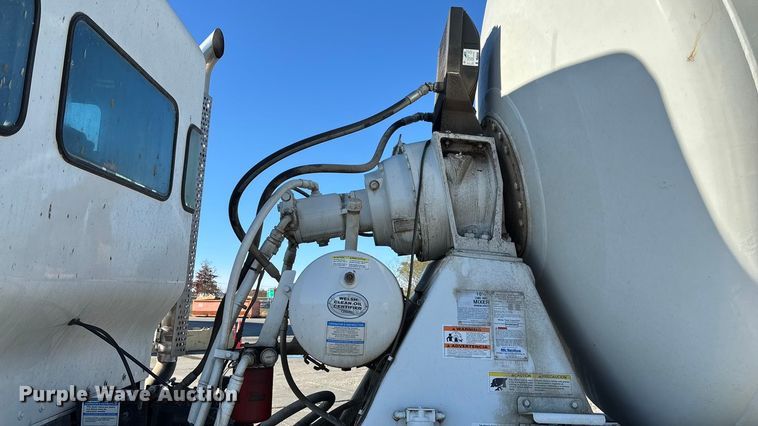 image for item ED2367 2013 Kenworth T400 ready mix truck
