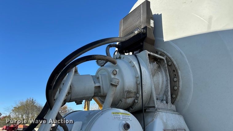 image for item ED2367 2013 Kenworth T400 ready mix truck