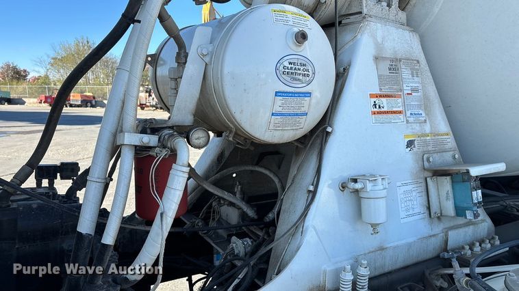 image for item ED2367 2013 Kenworth T400 ready mix truck