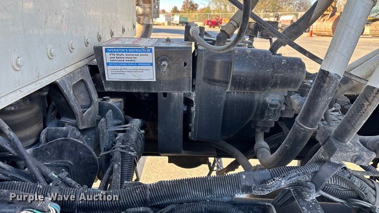 image for item ED2367 2013 Kenworth T400 ready mix truck