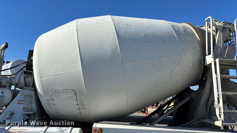 image for item ED2367 2013 Kenworth T400 ready mix truck