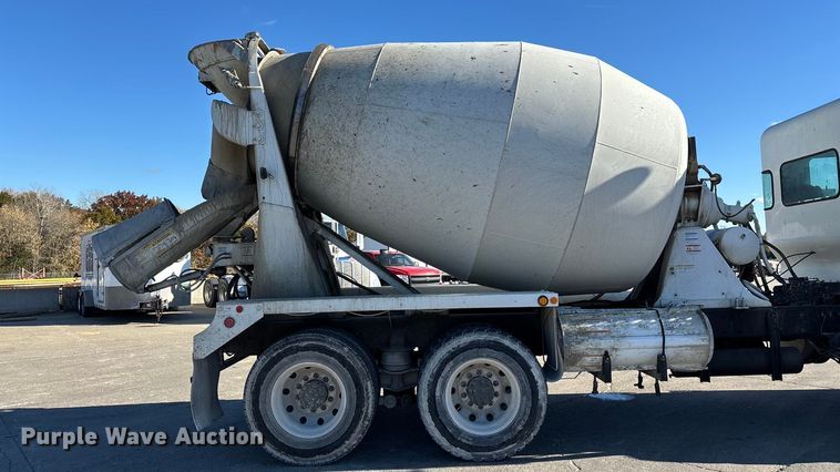 image for item ED2367 2013 Kenworth T400 ready mix truck