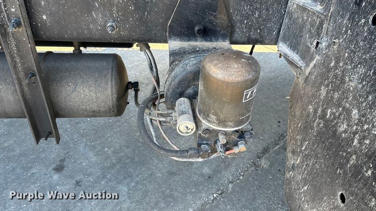 image for item ED2367 2013 Kenworth T400 ready mix truck