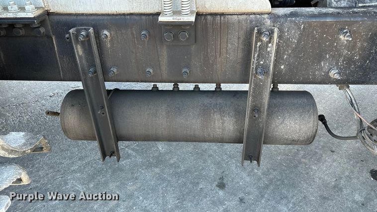 image for item ED2367 2013 Kenworth T400 ready mix truck