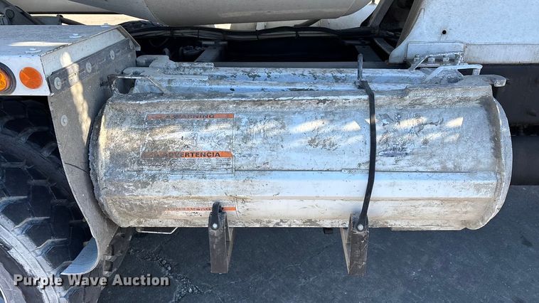 image for item ED2367 2013 Kenworth T400 ready mix truck