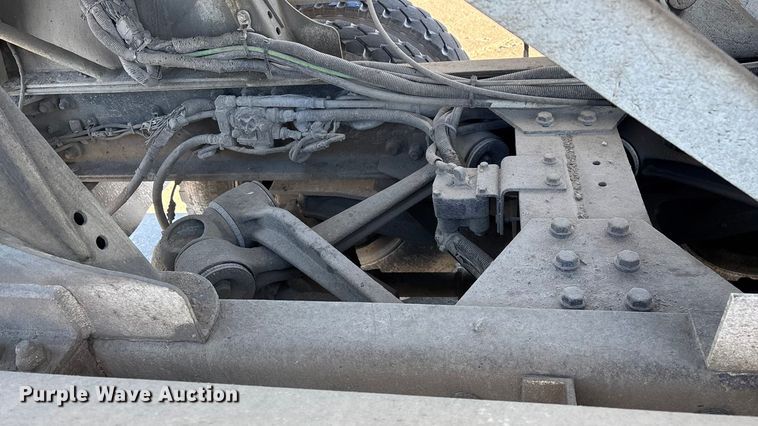 image for item ED2367 2013 Kenworth T400 ready mix truck