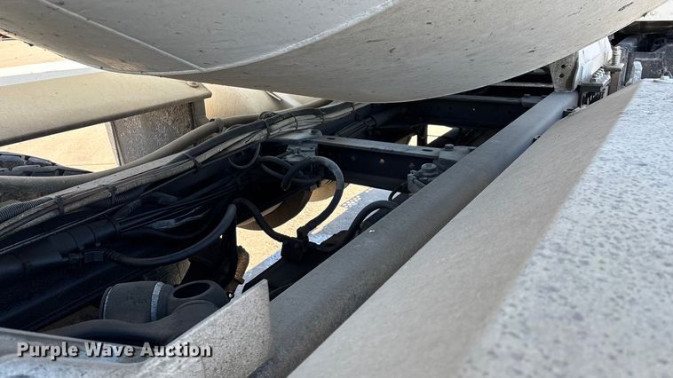 image for item ED2367 2013 Kenworth T400 ready mix truck