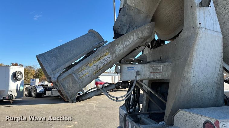 image for item ED2367 2013 Kenworth T400 ready mix truck