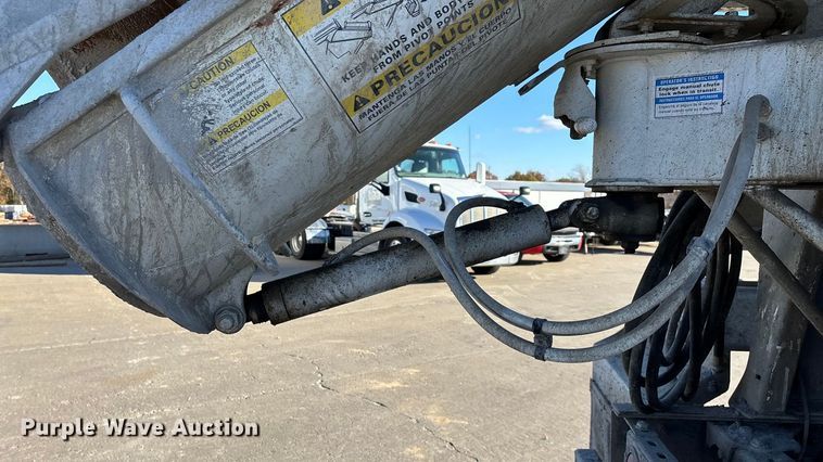 image for item ED2367 2013 Kenworth T400 ready mix truck