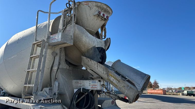 image for item ED2367 2013 Kenworth T400 ready mix truck