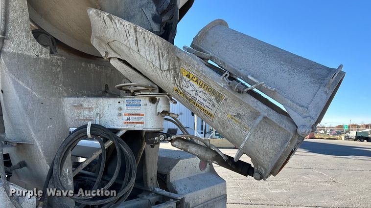 image for item ED2367 2013 Kenworth T400 ready mix truck