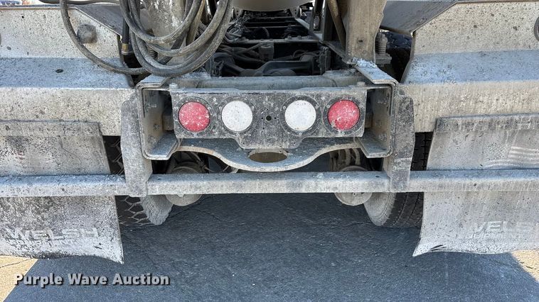 image for item ED2367 2013 Kenworth T400 ready mix truck