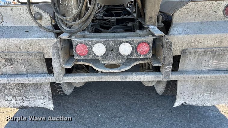 image for item ED2367 2013 Kenworth T400 ready mix truck