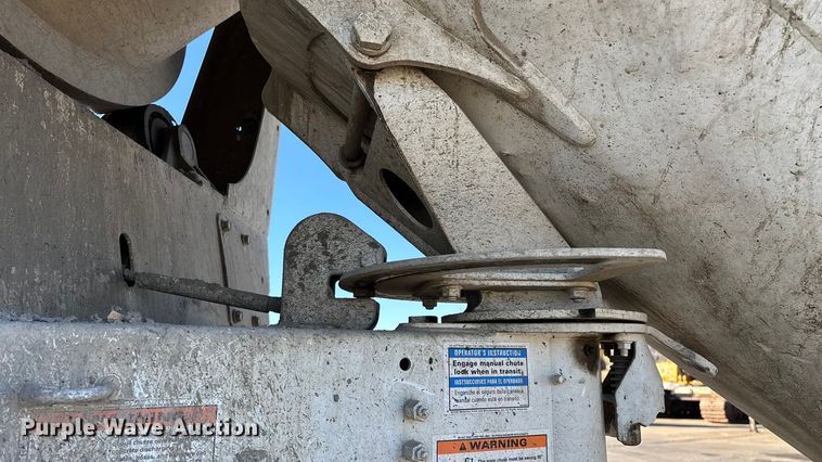 image for item ED2367 2013 Kenworth T400 ready mix truck