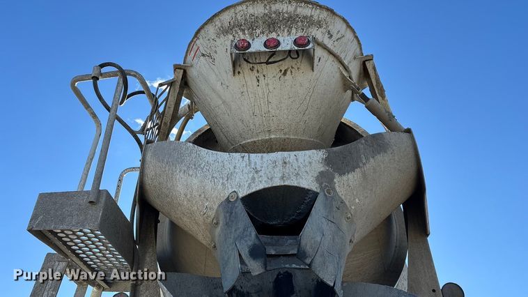 image for item ED2367 2013 Kenworth T400 ready mix truck