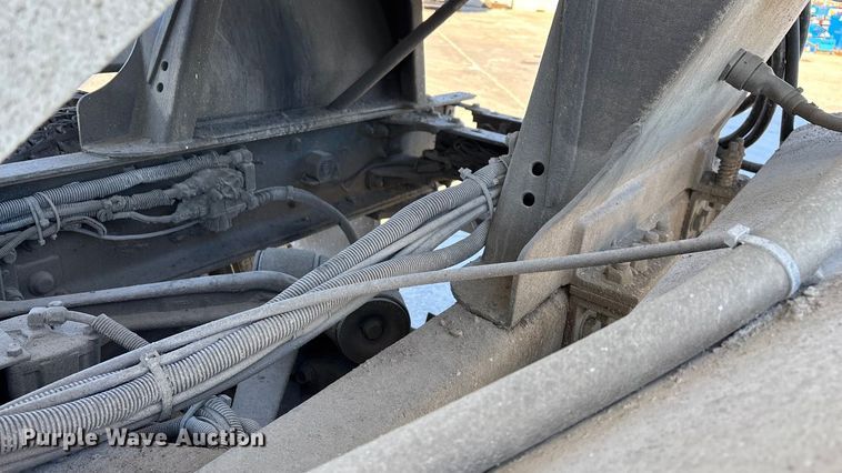 image for item ED2367 2013 Kenworth T400 ready mix truck