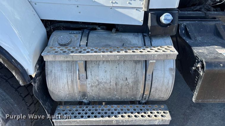 image for item ED2367 2013 Kenworth T400 ready mix truck