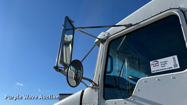 image for item ED2367 2013 Kenworth T400 ready mix truck