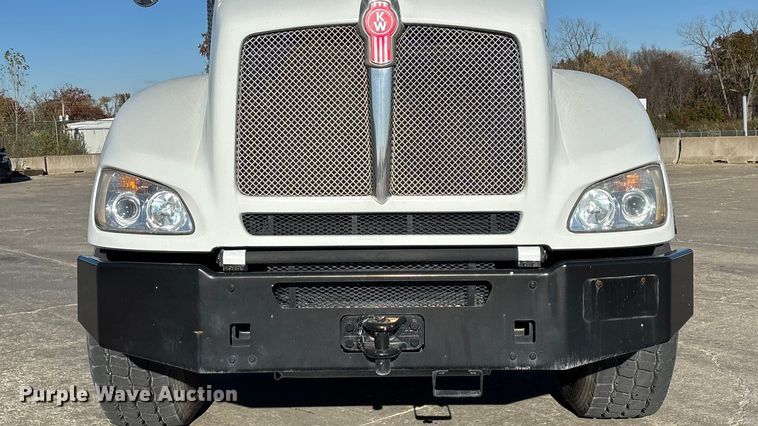 image for item ED2367 2013 Kenworth T400 ready mix truck