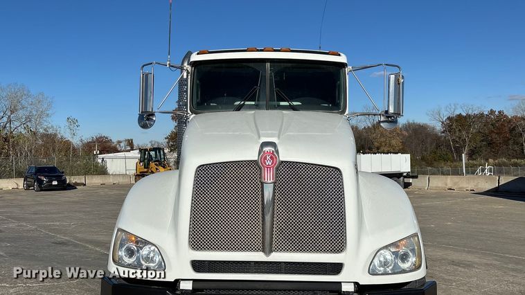 image for item ED2367 2013 Kenworth T400 ready mix truck