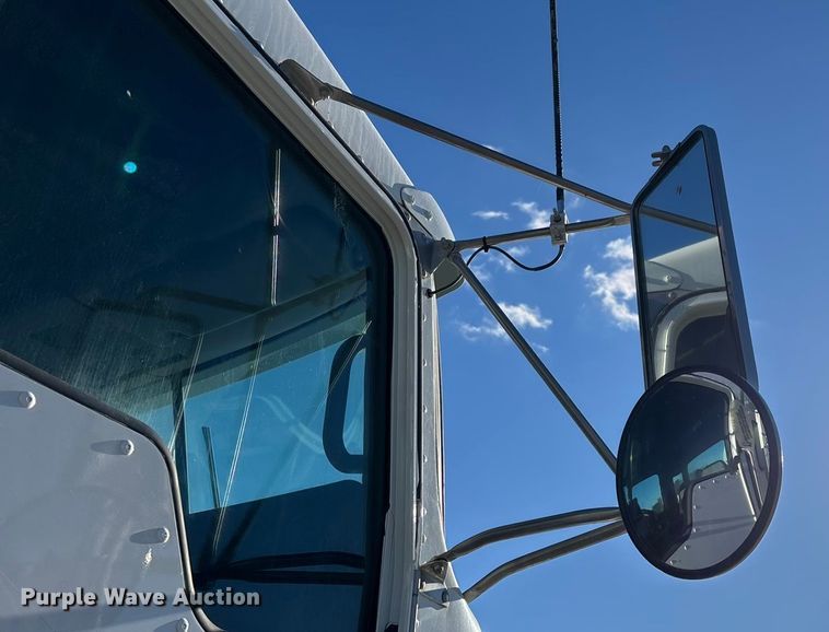 image for item ED2367 2013 Kenworth T400 ready mix truck