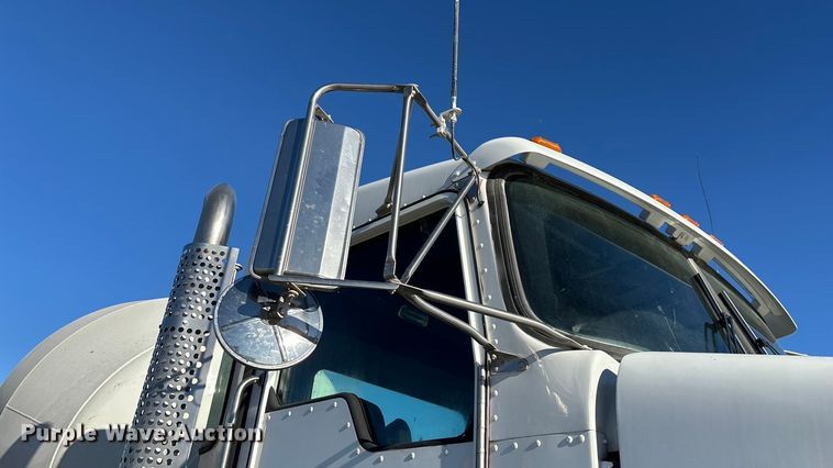 image for item ED2367 2013 Kenworth T400 ready mix truck