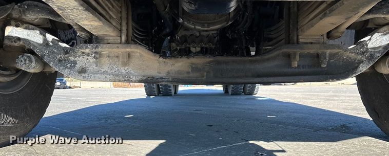 image for item ED2367 2013 Kenworth T400 ready mix truck