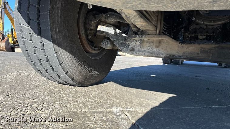 image for item ED2367 2013 Kenworth T400 ready mix truck