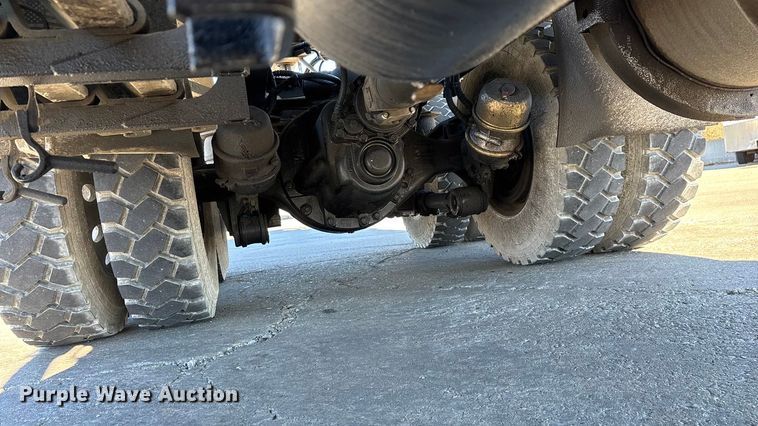 image for item ED2367 2013 Kenworth T400 ready mix truck