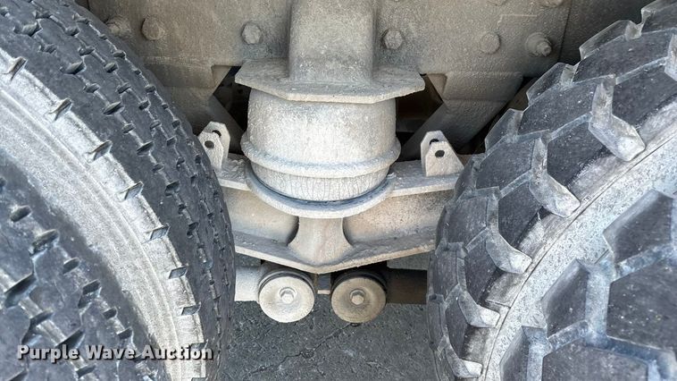 image for item ED2367 2013 Kenworth T400 ready mix truck