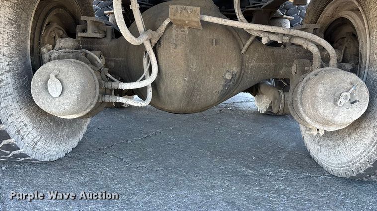 image for item ED2367 2013 Kenworth T400 ready mix truck