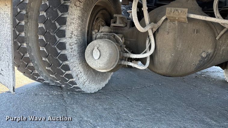 image for item ED2367 2013 Kenworth T400 ready mix truck