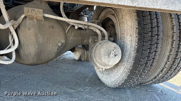 image for item ED2367 2013 Kenworth T400 ready mix truck