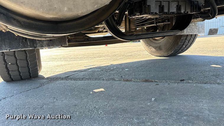 image for item ED2367 2013 Kenworth T400 ready mix truck