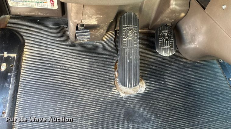 image for item ED2367 2013 Kenworth T400 ready mix truck